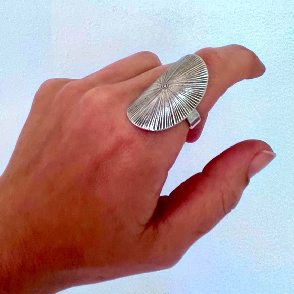 Size adjustable silver statement ring - Picture 7 of 7